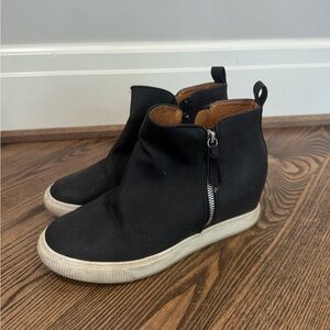 Sleek Black Wedge Ankle Boots Women’s 9.5